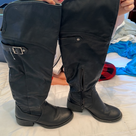 Women’s over the knee, black boot size 9 1/2 - Picture 4 of 4